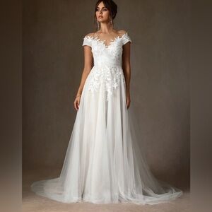 NWTs Azazie Cindy Wedding Dress in Diamond White